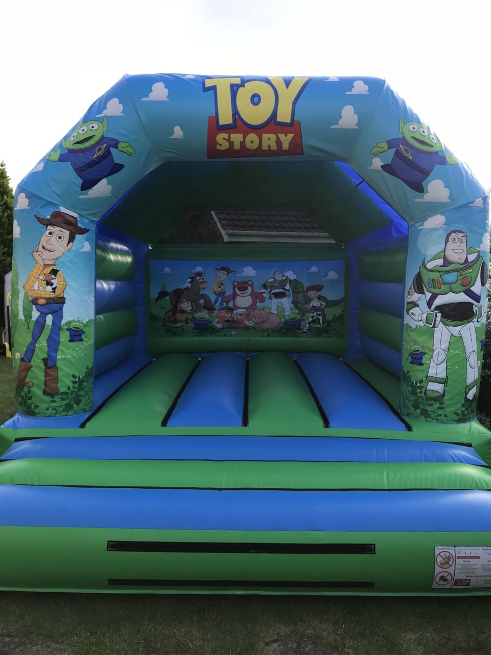 toy bouncy castle