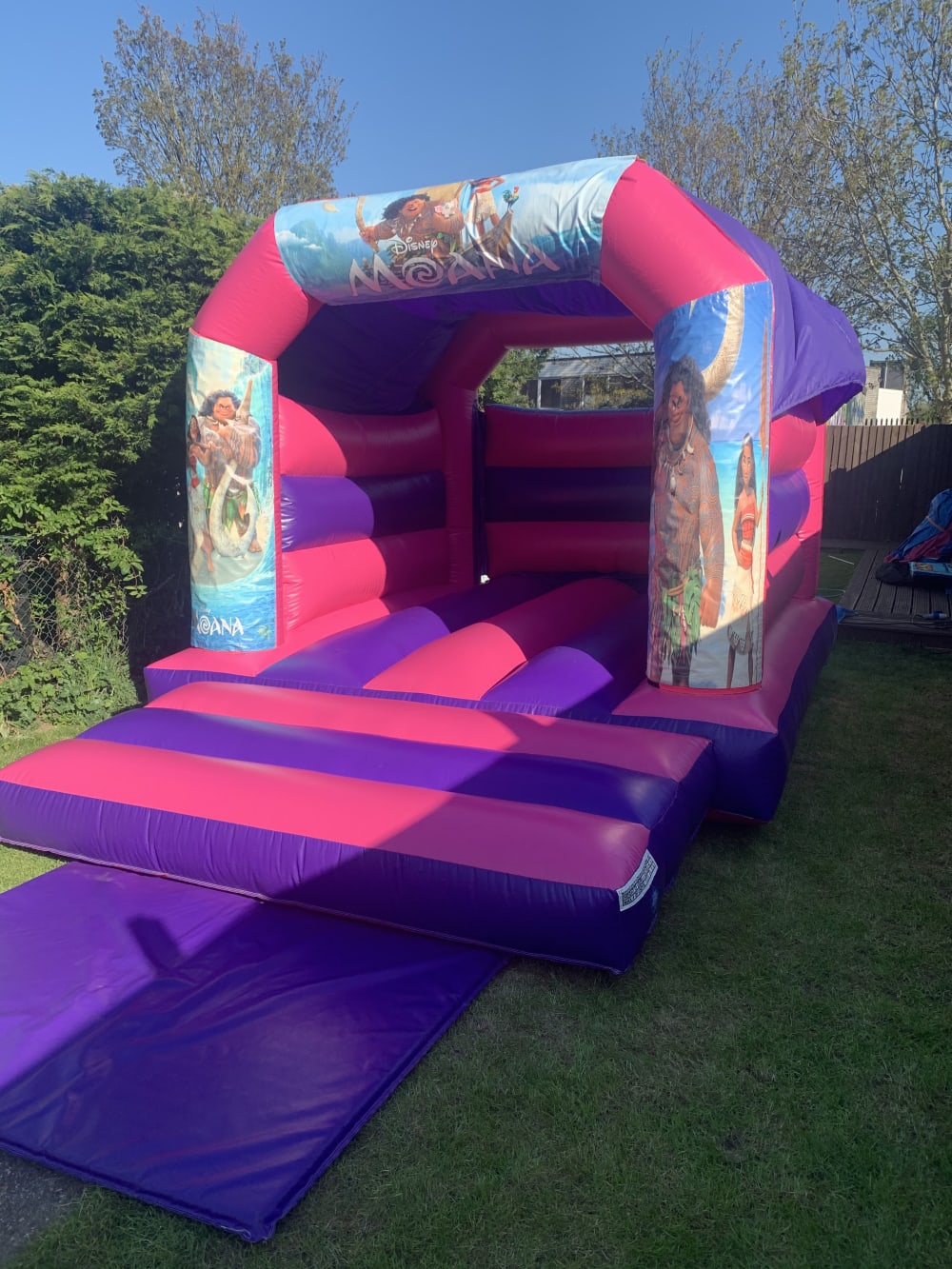Moana Themed Pink Bouncy Castle Bouncy Castle Soft Play Hire In Chelmsford Maldon Southend Woodham Ferrers Billericay Brentwood Briaintree