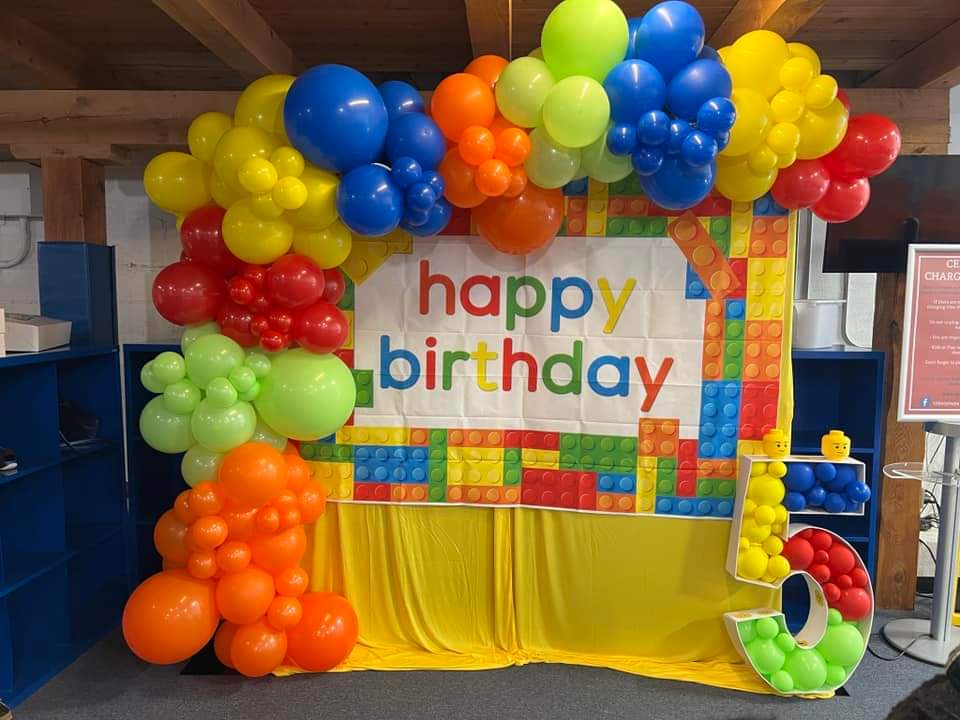 Lego balloon online arch