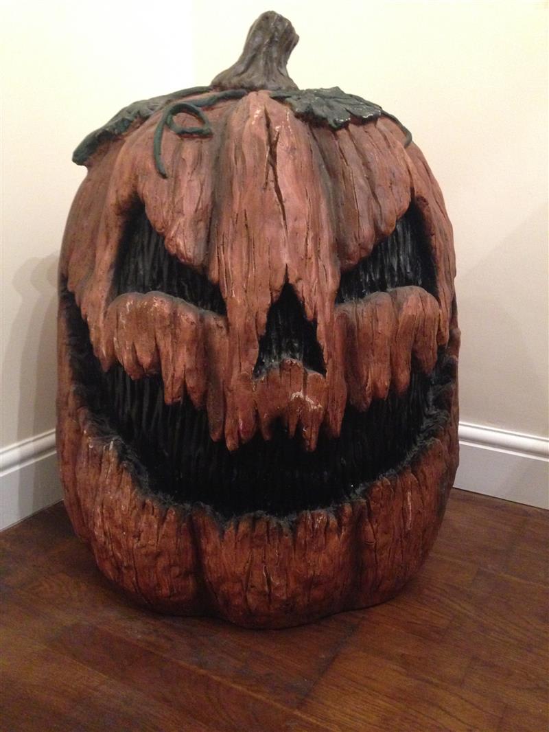 giant halloween props