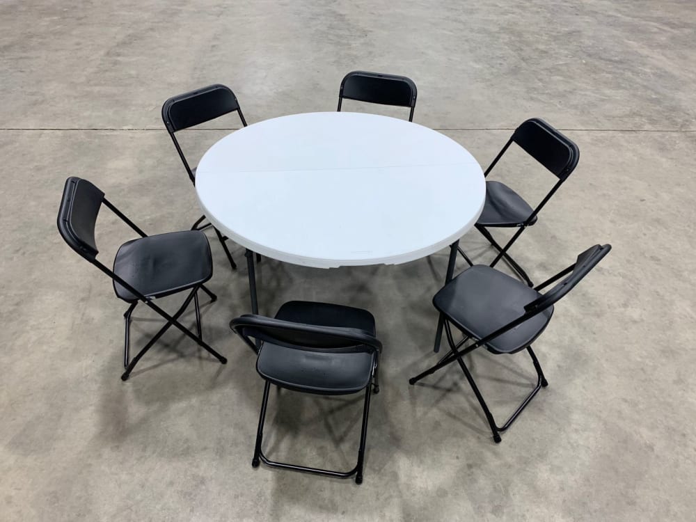 Table And Chair Al In Detroit, How Many Chairs For A 48 Inch Round Table