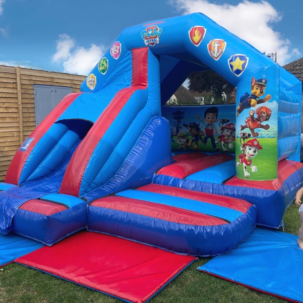 Bouncing castle online with slide