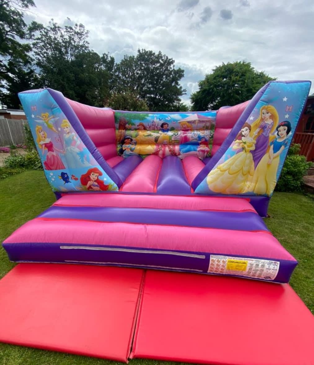 Small bouncy castle deals hire