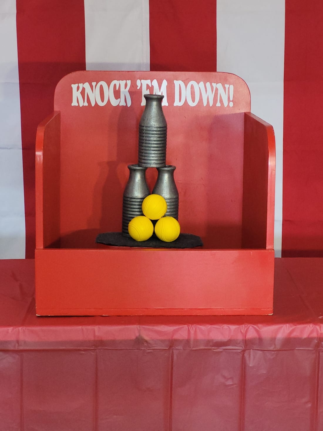 Knock Em Down Game (table top) - Bounce House & Inflatable Hire in  Brockton, Holbrook, Boston, Bridgewater, Easton, Randolph, Avon & More