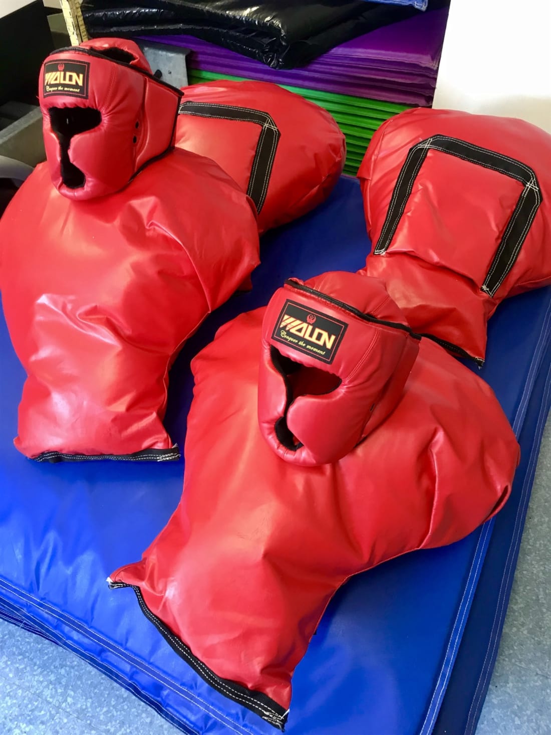 Soft cheap boxing gloves