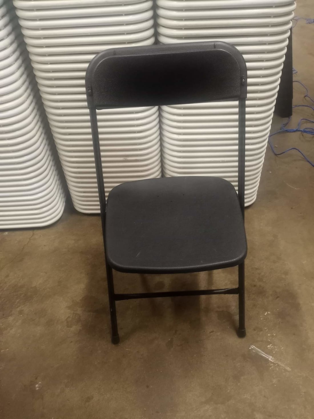 Black metal folding discount chairs