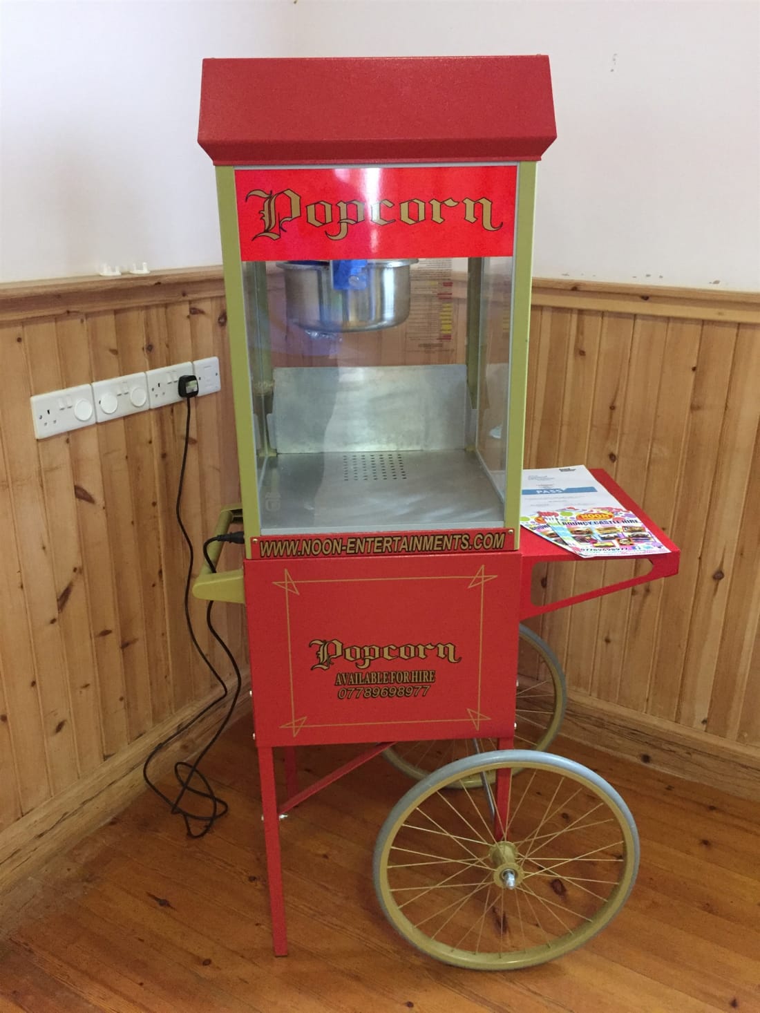 POPCORN MACHINE 4 WHEEL NOSTALGIC OR VINTAGE WAGON $159, Magic Special  Events