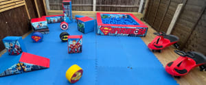 Superhero Soft Play, Ball Pool & 2 Diddi Cars