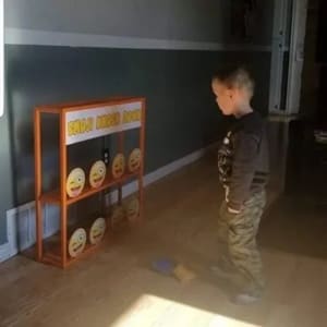 Emoji Knock Down