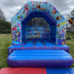 Balloons & Streamers Bouncy Castle