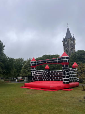Super Event Style Camelot Adult Bouncy Castle (25ft x 25ft)