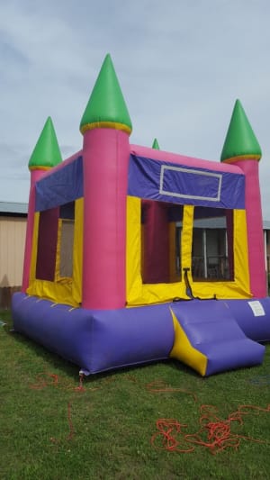Green Castle Bounce House (13ft x 13ft)