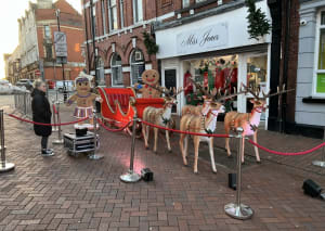 Deluxe Santa's Sleigh & 4 Reindeer Props