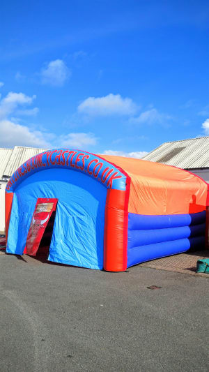 Universal Inflatable Shelter (20ft x 20ft) - Bouncy Castle Hire in