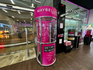 Grab 'A' Grand Cash Cube Hire