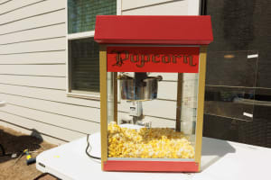 4 oz Popcorn Machine + Product for 40+ Guests