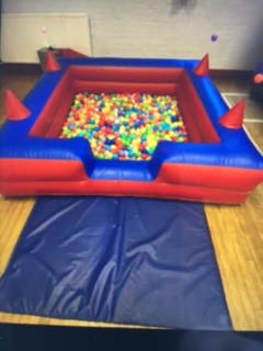 Red and Blue Ball Pond 2, a soft play set for hire from Happy Days Bouncy Castles