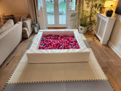 WHITE BALL PIT 5ft (Pink Balls), a soft play set for hire from All Bounce Surrey