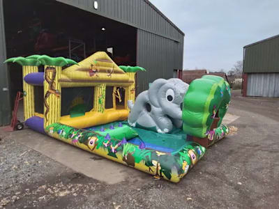 Kids Playzone, a bouncy castle for hire from Sploj