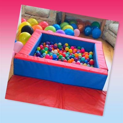 Ball Pond Square Red & Blue, a soft play set for hire from Bromley Bouncy Castles
