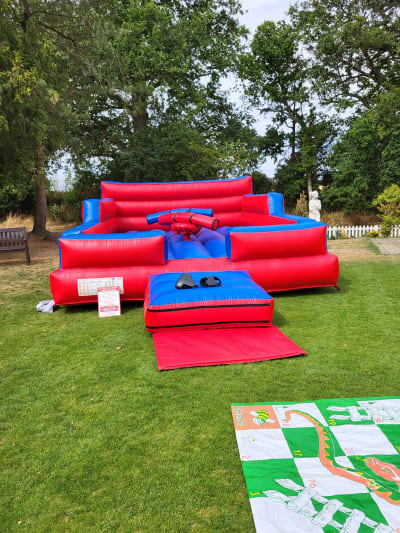 Gladiator Duel, a inflatable game for hire from Kendall's Castles