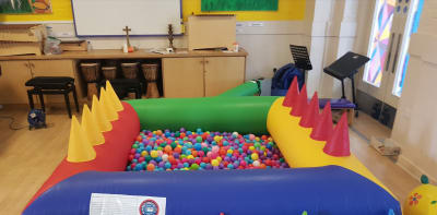 AIR JUGGLER BALL PIT, a soft play set for hire from All Bounce Surrey