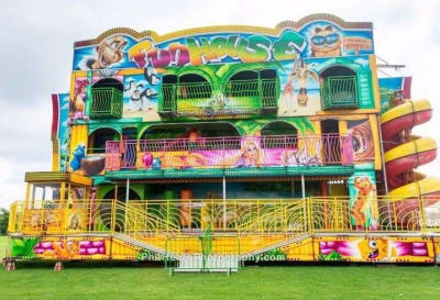 3 Deck Funhouse hire
