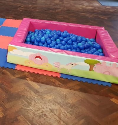 5ft pink princess ball pool, a soft play set for hire from Abc Party Hire