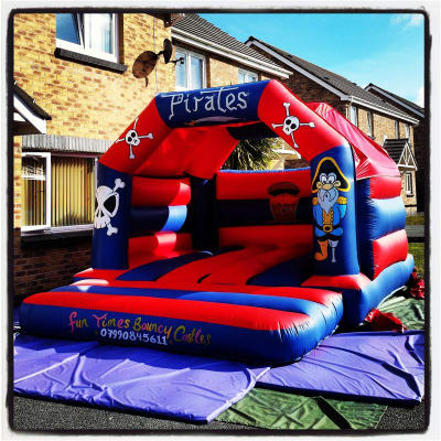 Pirate Bouncy Castle (15ft x 12ft)
