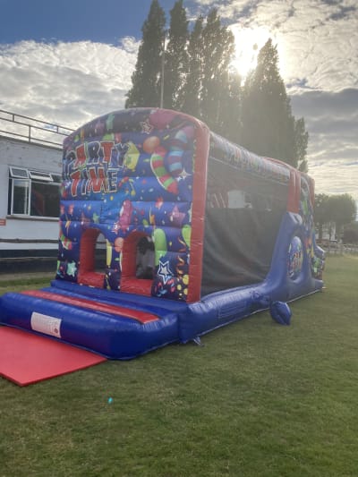 Fun Run Assault Course Party Theme, a assault course for hire from Wallington Bouncy Castles