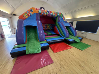 Bouncy Castles/Slides 🏰🛝