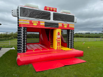 Bouncy Castles / Slides