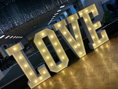 4ft Led Love Letters
