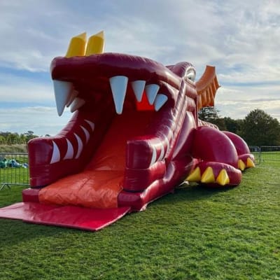Dragon Two-Piece Obstacle Course, a assault course for hire from Crockerz Castles