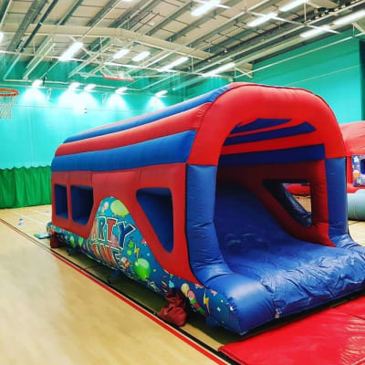 25ft Junior Fun Run, a assault course for hire from Betchley's Bouncy Castles