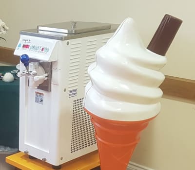 Ice cream best sale parlour machine