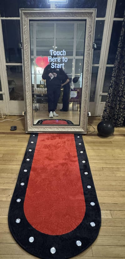 Magic mirror hire