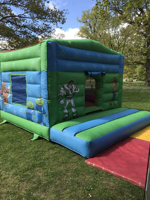VIP Inflatable Nightclub - Bouncy Castle & Soft Play Hire in Chelmsford,  Maldon, Southend, Rayleigh, Billericay, Brentwood & Braintree