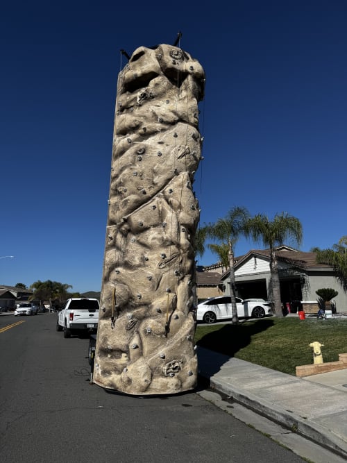 26 foot Mobile Prehistoric Rock Wall rental