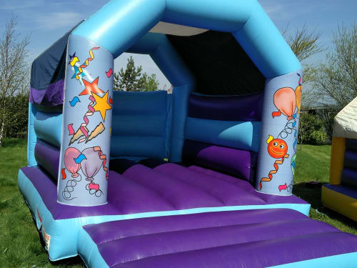 purple balloon party castle 11 x 15 - fortnite bouncy castle hire liverpool