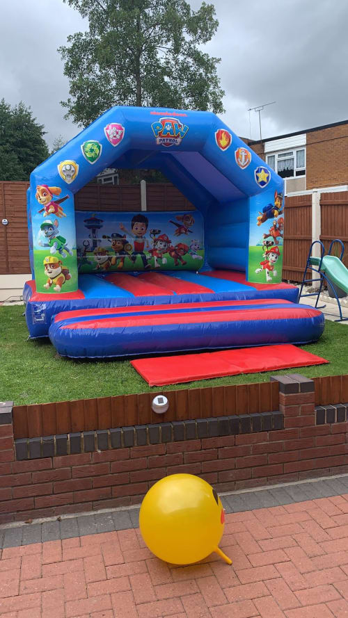 Bouncy Castles In West Midlands Cannock Walsall Wolverhampton Sutton Coldfield Wolverhampton West Midlands Inflatables Ltd