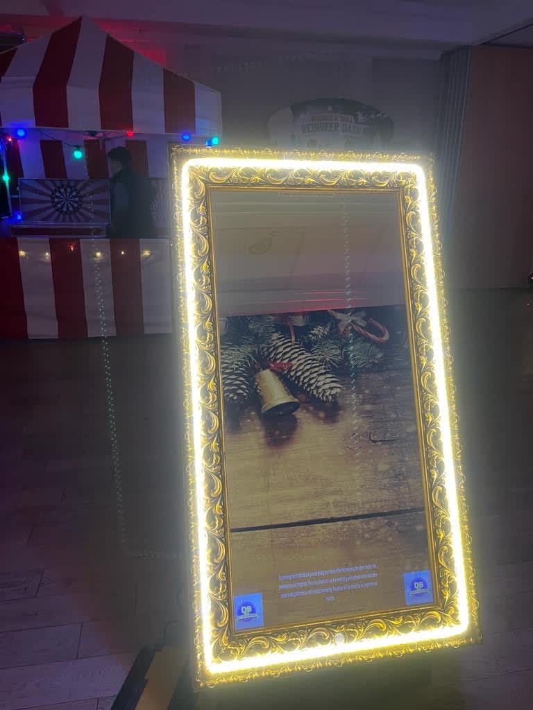 Magic selfie mirror photo booth hire in Edinburgh