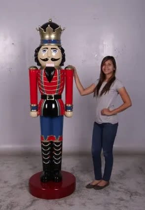 Life size deals nutcracker soldier uk