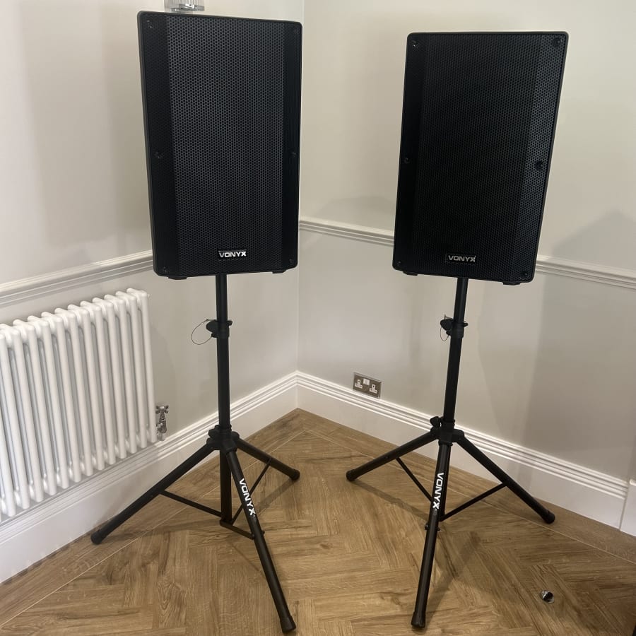 Active best sale speaker setup