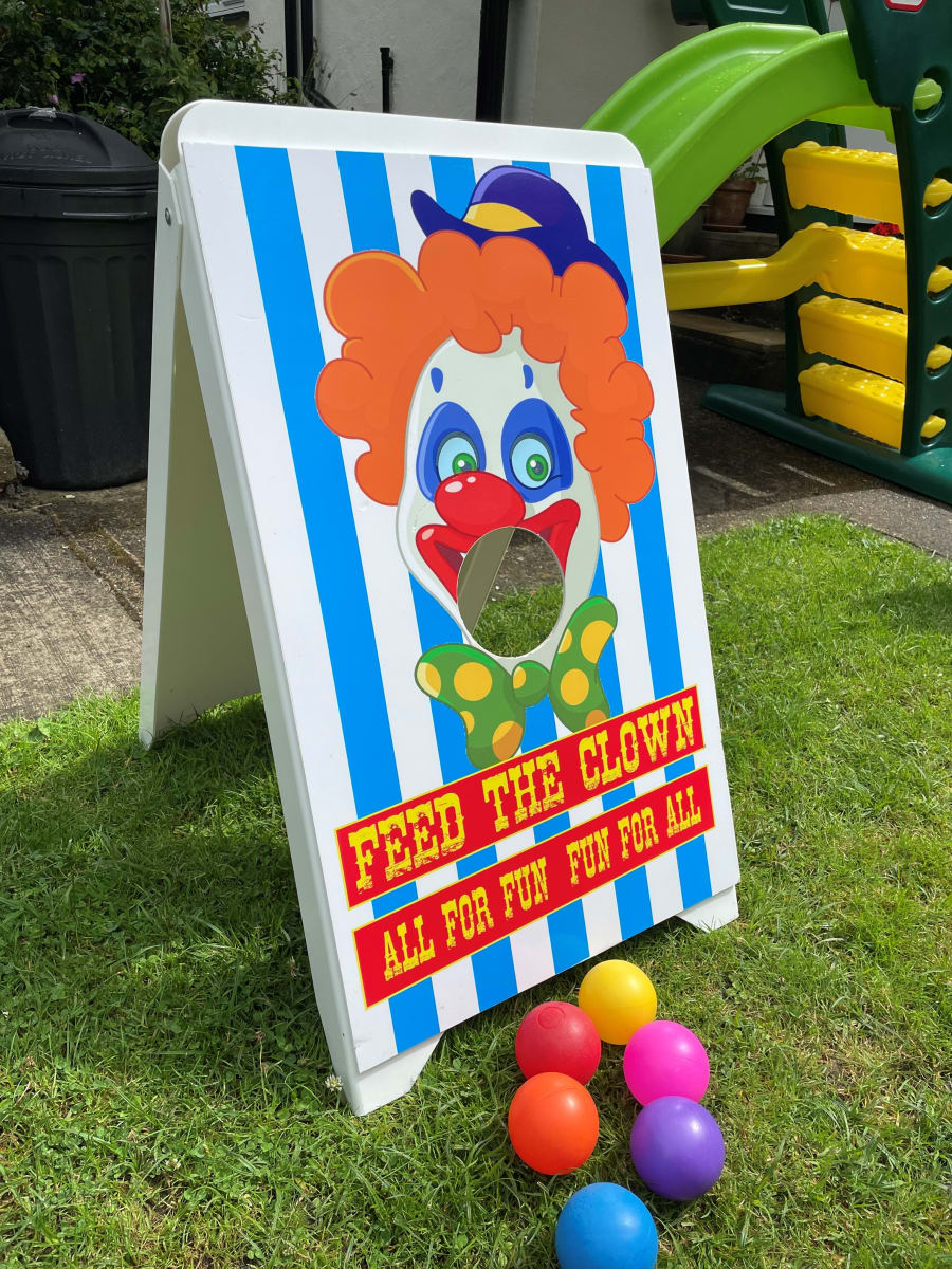 Feed The Clown - Bouncy Castle Hire in Essex