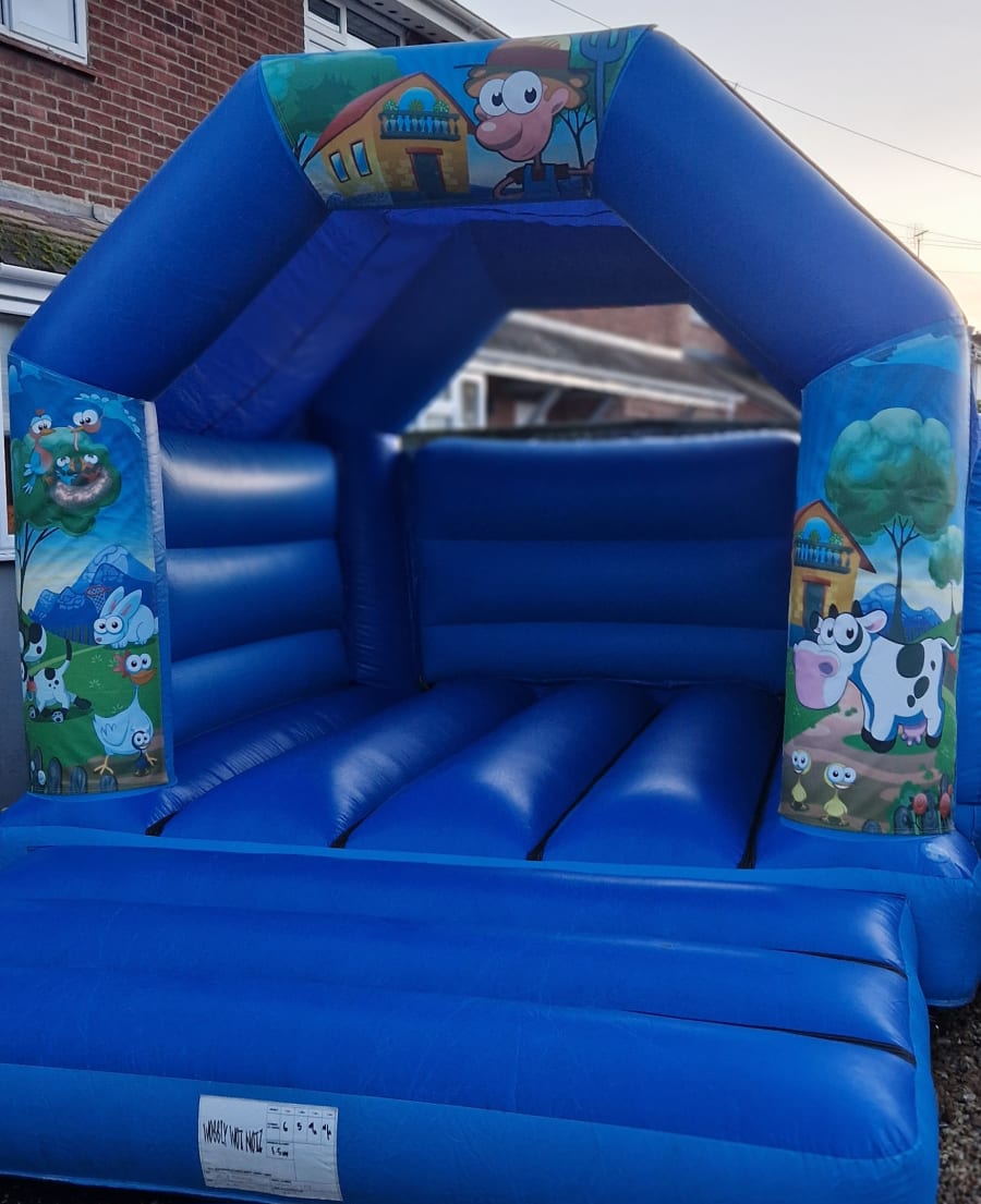 Inflatable Night-Club 02 - Bouncy Castle & Soft Play Hire in Abingdon,  Didcot, Wantage, Oxford, Witney, Bicester, Faringdon, Wallingford