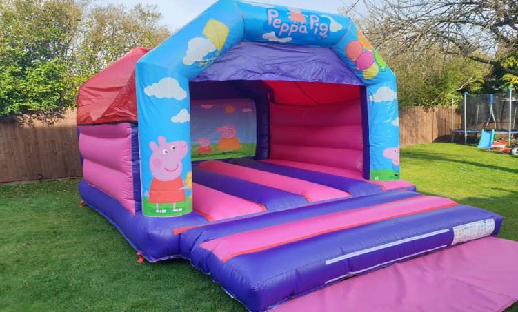 12ft X 15ft Girls Peppa Pig Bouncy Castle