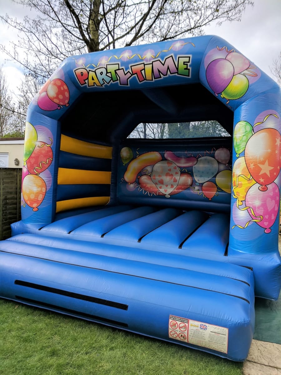 Inflatable Nightclub (15x18ft) - Bouncy Castle Hire in Birmingham,  Coventry, Sutton Coldfield, Bromsgrove, Solihull & the West Midlands