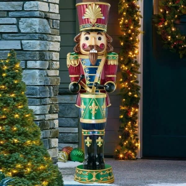 6ft deals wooden nutcracker