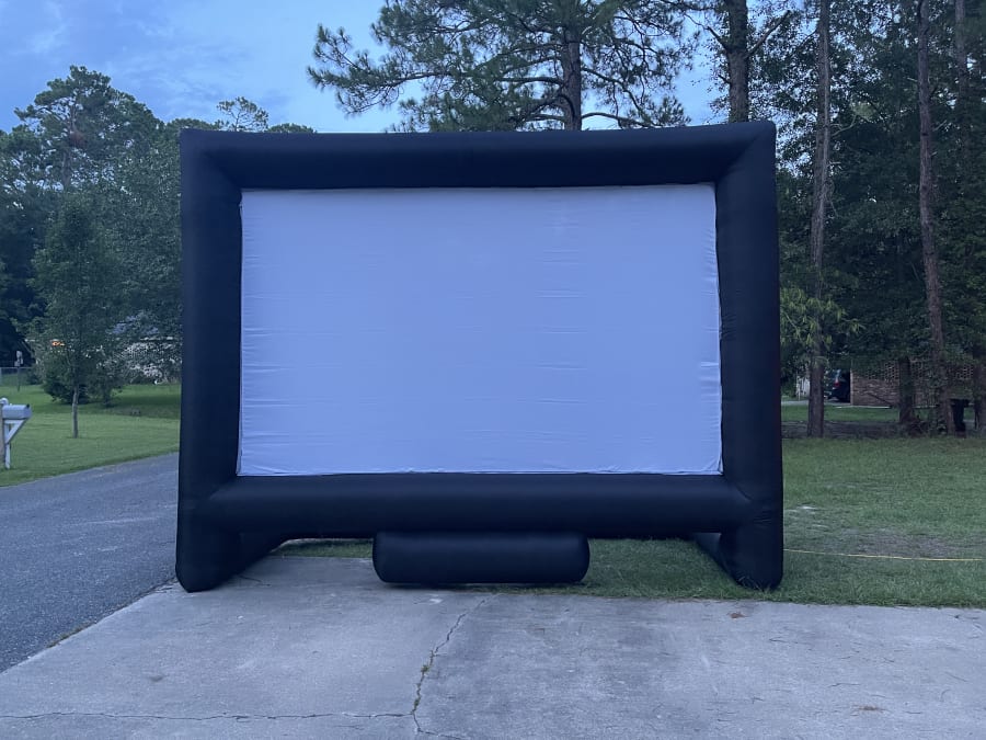 blow up projector screen hire